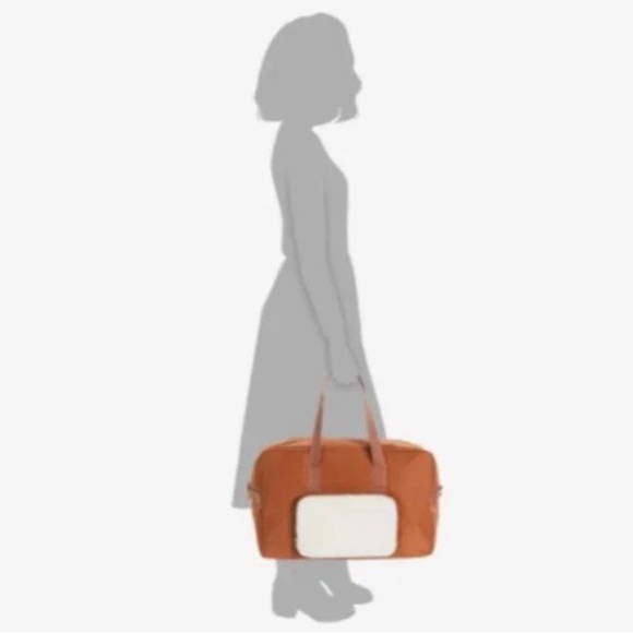 NWT DSW Travel Fall/Winter Weekender Duffle Bag with Removable Faux Sherpa Pouch - Picture 7 of 11